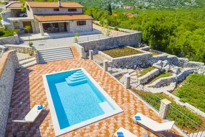 Image de Rustic Villa Fragola with heated pool