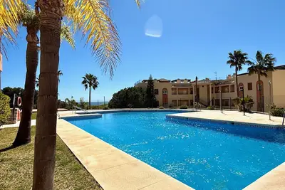Image de Riviera 2-Bedroom Apartment with Pool, Balcony & Sea Views