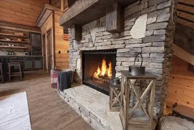 Image de Bring the Pups| Hot Tub, Gated, Pickle ball | Fire