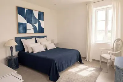 Image de Modern 2-Bedroom Apartment in Gibraltar Town