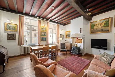 Image de 17th-century mansion • 200m from the main market