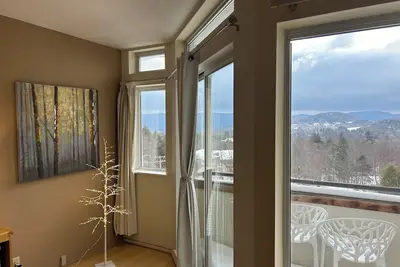Image de Cozy Top Floor Sugarbush Condo. Walk to Lifts!