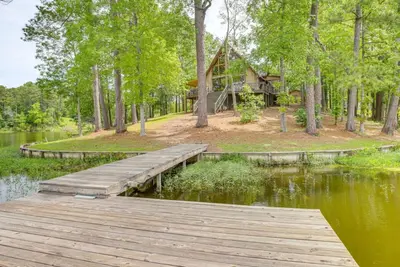 Image de Riverfront Retreat with Dock, Kayaks and Views