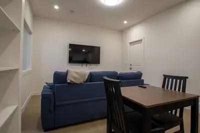Modern Renfrew Retreat: Private 1br/1ba Suite