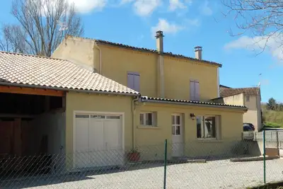 Image de Maison avec jardin, terrasse, parking privé dans petit village d'Ariege