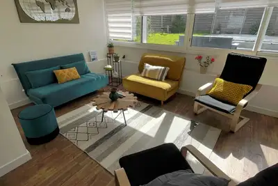 Image de Maison cosy avec piscine, en plein centre de Bruz.