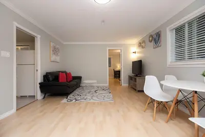 Modern 2br Langley Suite – 1 Bath, Quiet