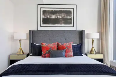 Image de 6br Savannah Condo Combo | Walk to Nightlife