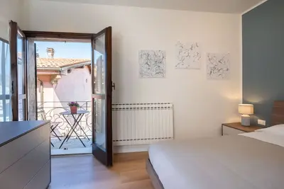 Image de Attic Romance with Balcony