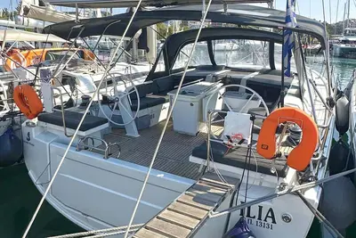Image de Sun-Kissed Sailing Adventure in Islas Sarónicas