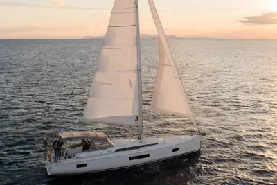 Image de Sun-Kissed Sailing Adventure in Islas Sarónicas