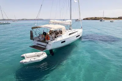 Image de Sun-Kissed Sailing Adventure in Islas Sarónicas