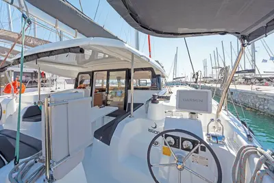 Image de Sun-Kissed Sailing Adventure in Islas Sarónicas
