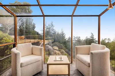 Image de Gualala home with ocean views & redwood canopy near Anchor Bay