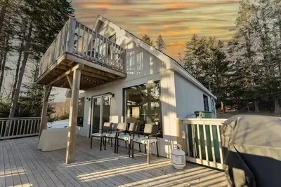 Image de Owls Head Cottage Alma W/Hot tub treehouse!