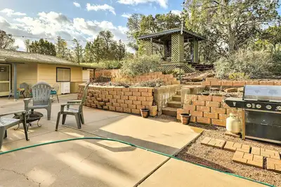 Image de Cozy Pet Friendly Home W/ Fire-Pit & Grill
