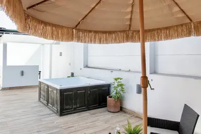 Image de Crystal! - 7 Br, Soulful, Home with rooftop and jacuzzi, In the heart of Roma.