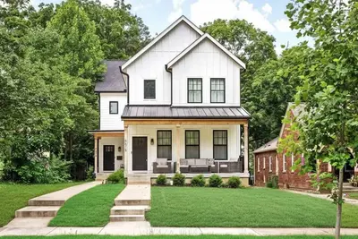 Image de Luxury 4br Retreat • Walkable • Game Room