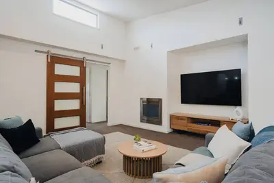 Image de Seabreeze Pacific Drive - Torquay - Sleeps 11!