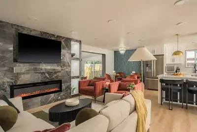 Image de Entertainer's Dream with Hot Tub & Games