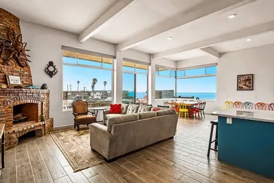 Image de Tropical retreat with ocean views - steps from the sand with alfresco dining