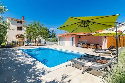 Appartement de vacances avec piscine