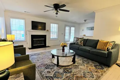 Image de Central • Fenced • King beds • Ideal for Greensboro • High Point • Winston Salem