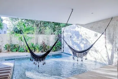 Image de Wonderful 3rd-floor apt with balcony, outdoor pool, gym, elevator, & partial Ac