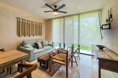 Image de Inviting apartment with pool, fitness area, balcony, & W/D