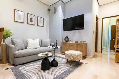 Image de Modern condo with river-view terrace, rooftop infinity pool & fast WiFi