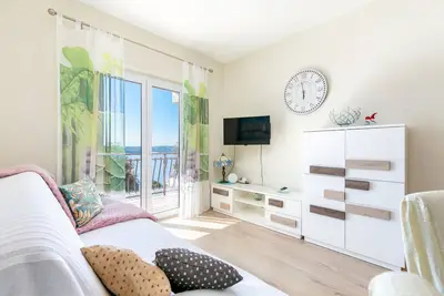 Image de Appartement de deux chambres avec le balcon et la vue sur le mer Trogir (A-25303-b)