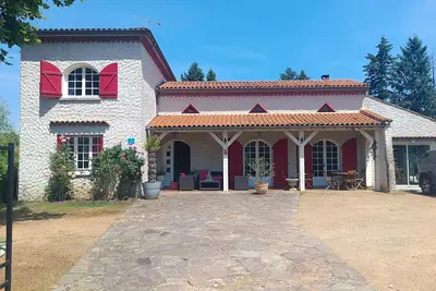 Image de Maison Provençale avec Piscine et Spa.