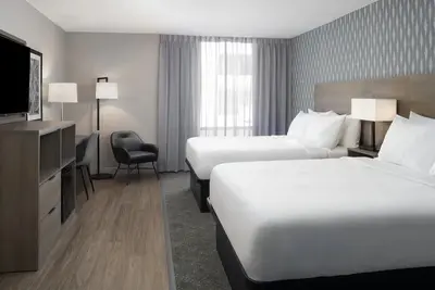 Image de 4 Rooms for Big Groups | Pet-Friendly, Free Breakfast! | Symphony Hall - 0. 1 mi