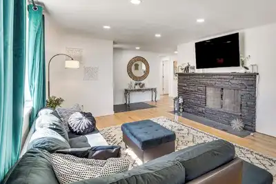 Image de 3 Mi to Point Defiance Park: Family Home w/ Yard!