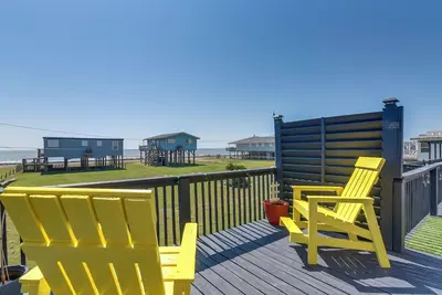 Image de Steps to Surfside Beach! Ocean-View Texas Retreat