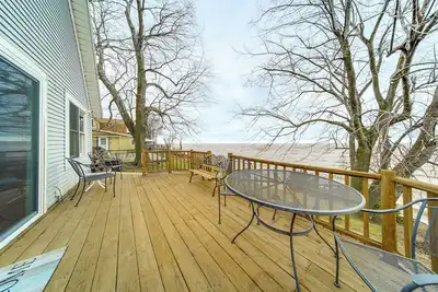 Image de Lakeside Living on Wine Trail! Geneva Home w/ Deck