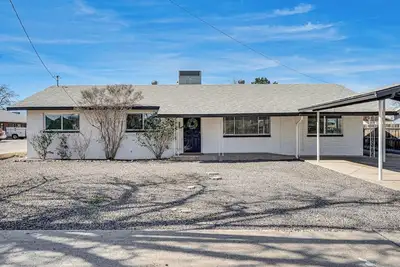 Image de Explore Gila Valley & Eac! Modern Thatcher Home