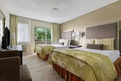 Image de Best Choice! Unit with Kitchen, Outdoor Pool, Free Parking Onsite!