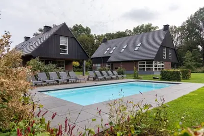 Image de Villa Achterhoek avec piscine chauffée