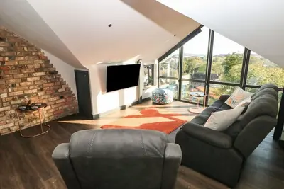 11 Brython Place, Tenby