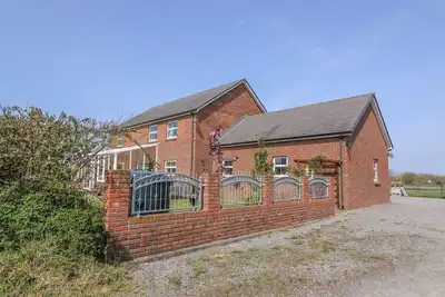 Image de Cadwagan, hot tub, WiFi, near Aberporth