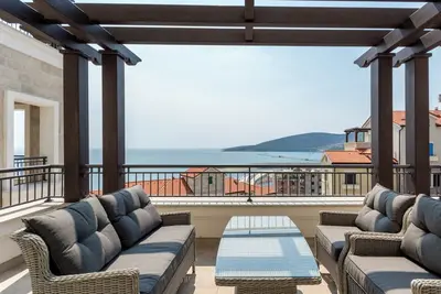 Image de One Bedroom Apartment in Lustica Bay Marina