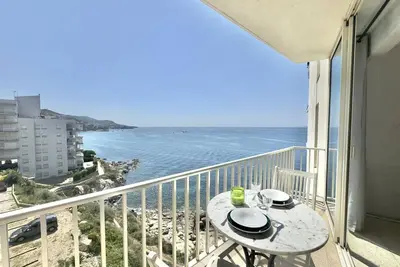 Image de Bel appartement à Canyelles avec piscine, parking et vue mer