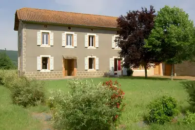 Image de Maison de vacances « Maison Au Calme » avec terrasse et jardin privés