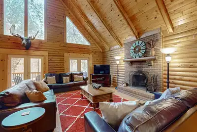 Image de Dog-friendly lakefront home with free WiFi, hot tub, pool table, & private dock