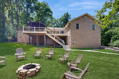Image de Relaxing Lake Anna getaway with games, fire pit, deck & room to unwind