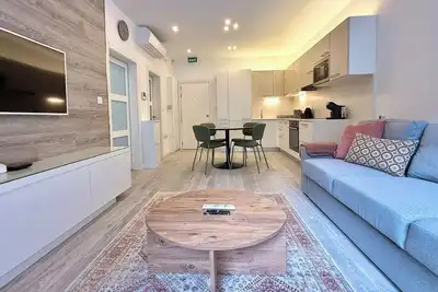 Image de Eight Point Living Sl12 - Sliema