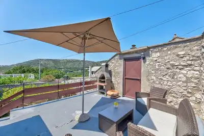 Image de Charming vacation apartment with terrace & barbecue in quiet surroundings