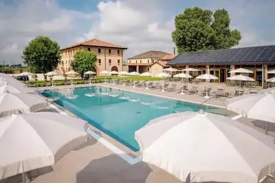 Image de Luxury Apartment in the countryside with pool (1h from Venice-15 min from beach)
