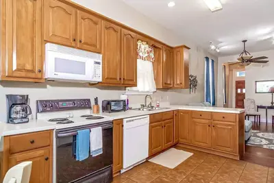Image de Closest Historic BnB to Ft Moore-Americana Cottage